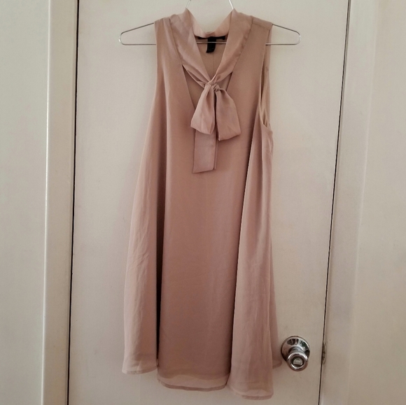 Forever 21 Dresses & Skirts - Forever 21 Taupe Tie Neck Flowy Dress